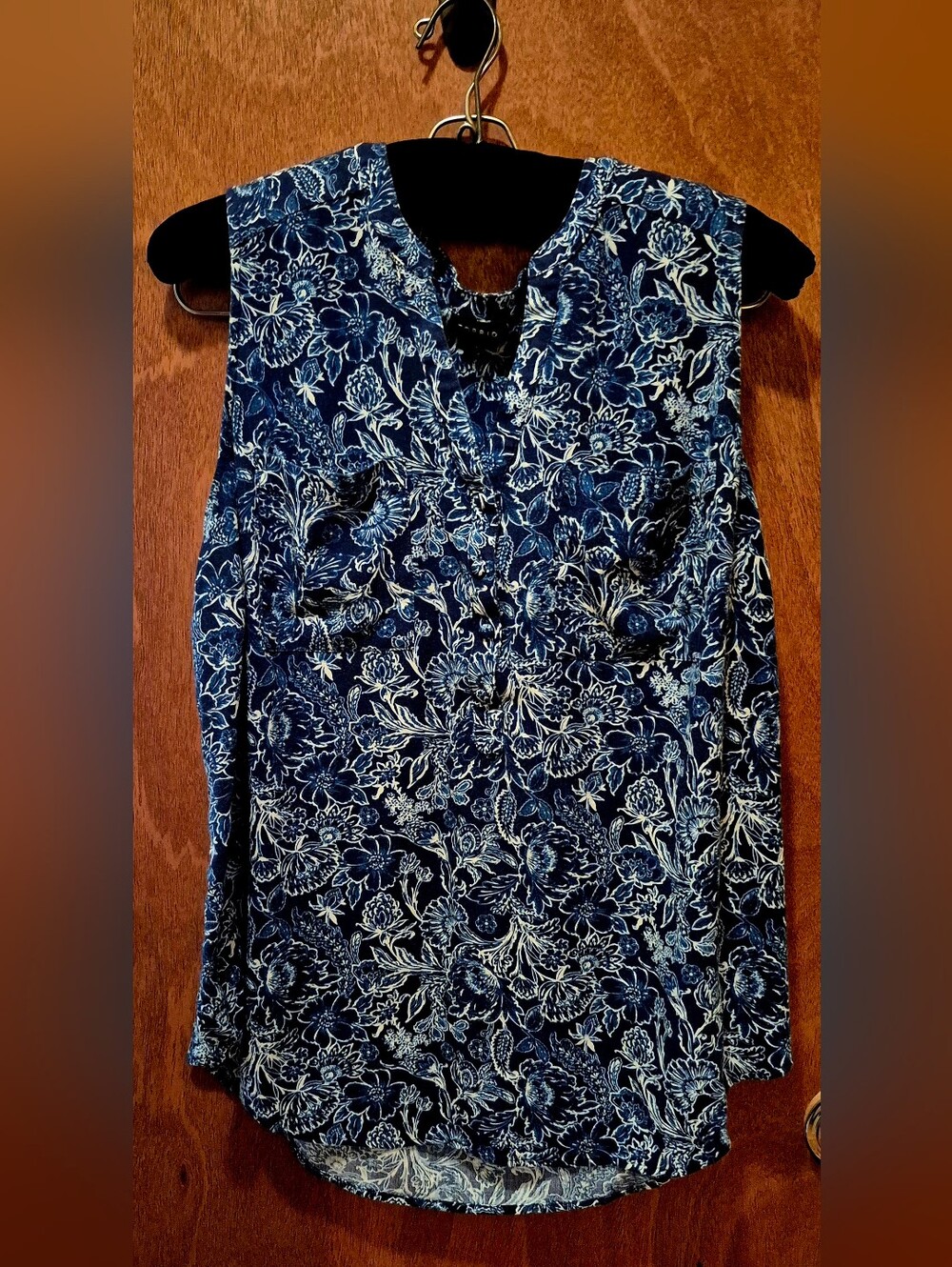 torrid Navy and White Floral Sleeveless Blouse